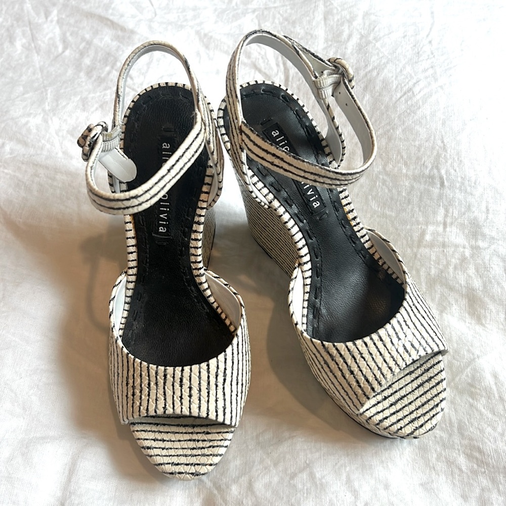 ALICE and OLIVIA Platform Sandals